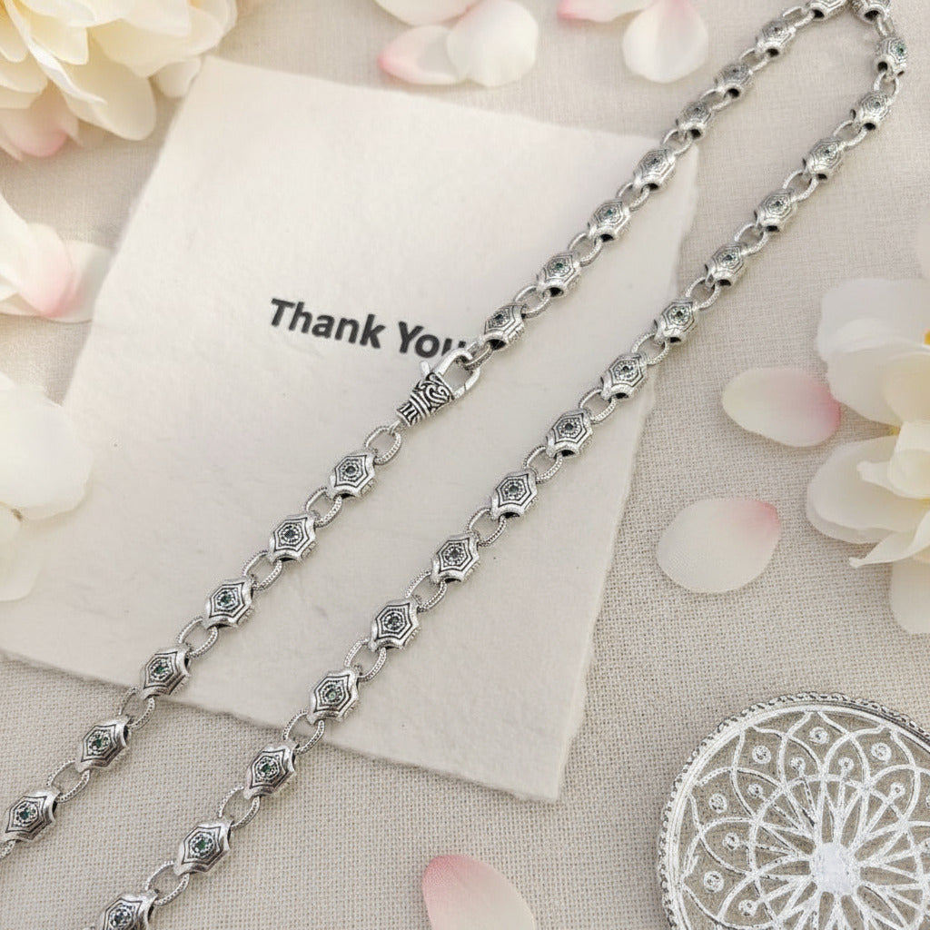 Chrome Hearts inlaid green diamond arabesque domineering necklace