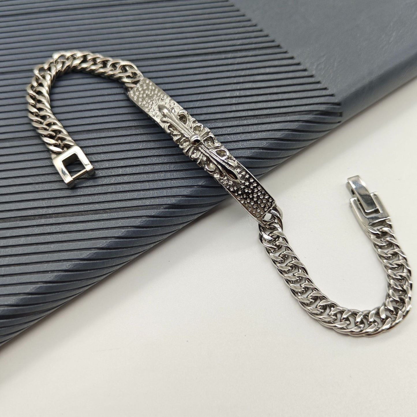 Chrome Hearts multi-layered retro cross flower curved bracelet